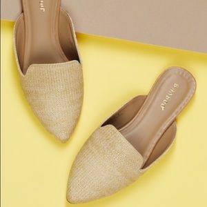 Woven Raffia Pointed Toe Flat Mules